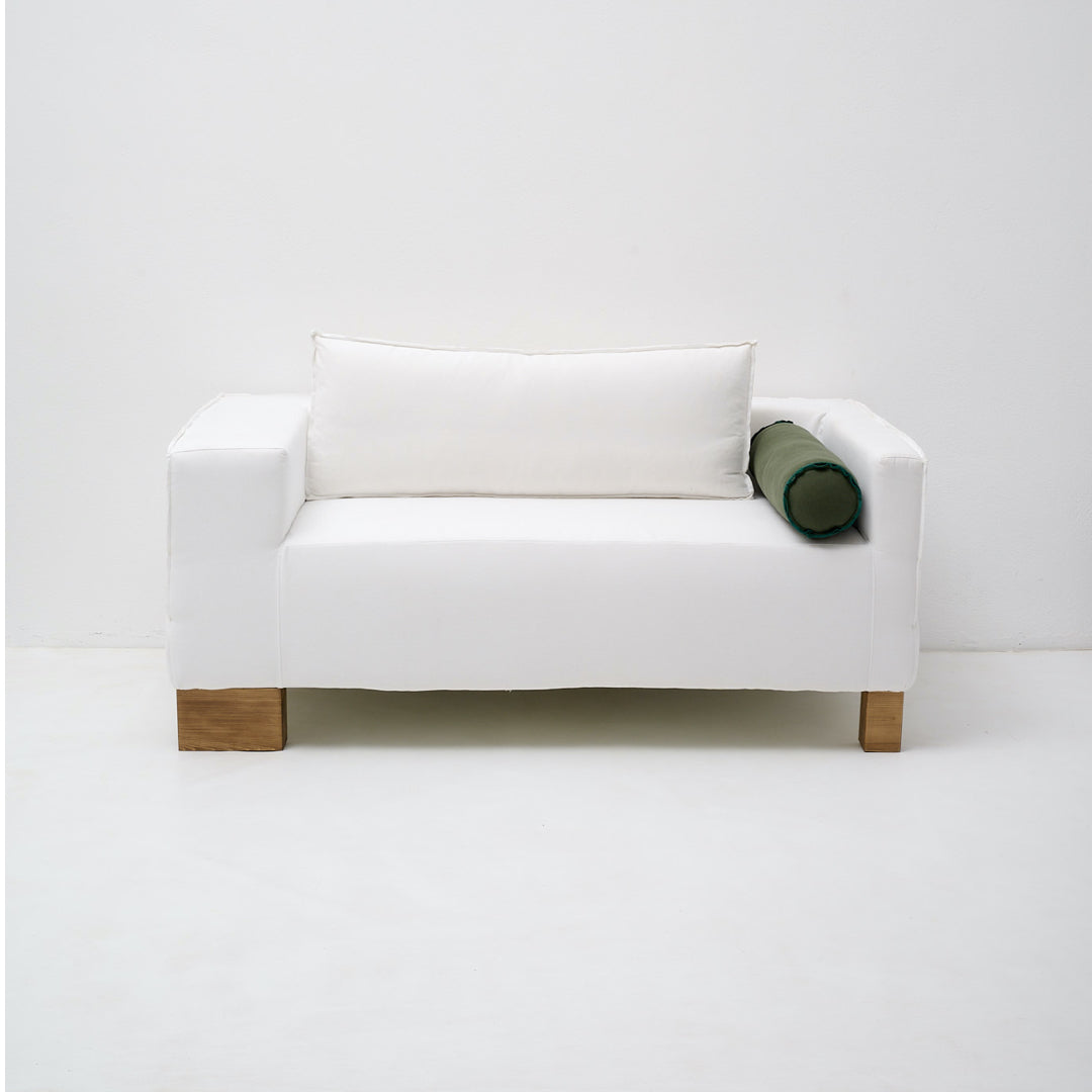 NIKI CAROUSEL 1.jpg__PID:9ac87fb4-0247-4972-86e8-a5cccec4124e